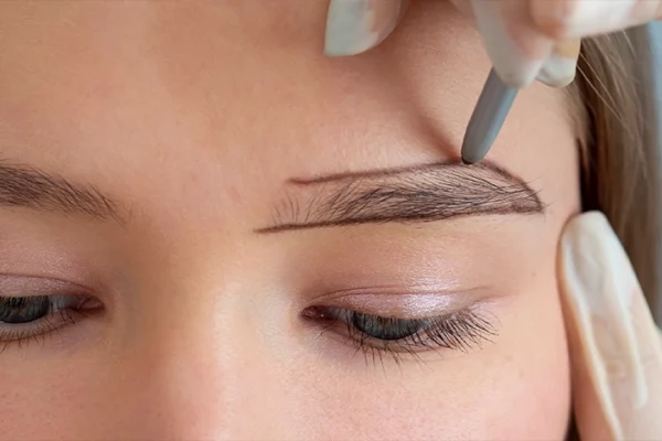 Трансплантация на вежди в Турция